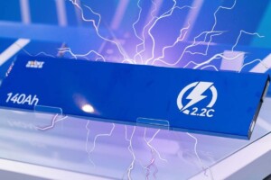 Cette nouvelle batterie révolutionnaire SVOLT se recharge à 80% en 10 minutes et sera dans votre voiture d'ici un an