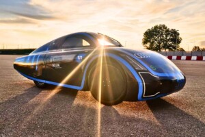 2 573 km avec une seule charge : l'Allemagne crée la surprise avec cette voiture électrique qui ruine les investissements des constructeurs automobiles dans leur quête de carburants alternatifs